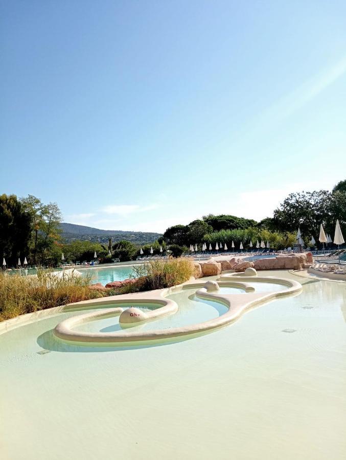 Charmant Appartement Village Restanques De Saint Tropez 格里莫 外观 照片