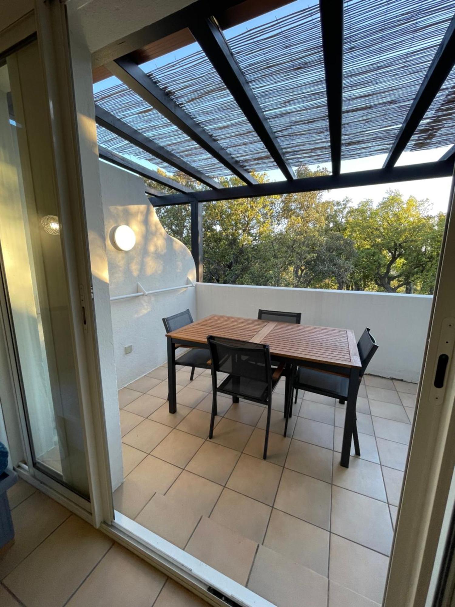 Charmant Appartement Village Restanques De Saint Tropez 格里莫 外观 照片